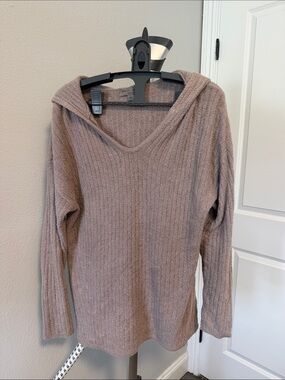 Barefoot Dreams Taupe Ribbed V-Neck Hooded Pullover